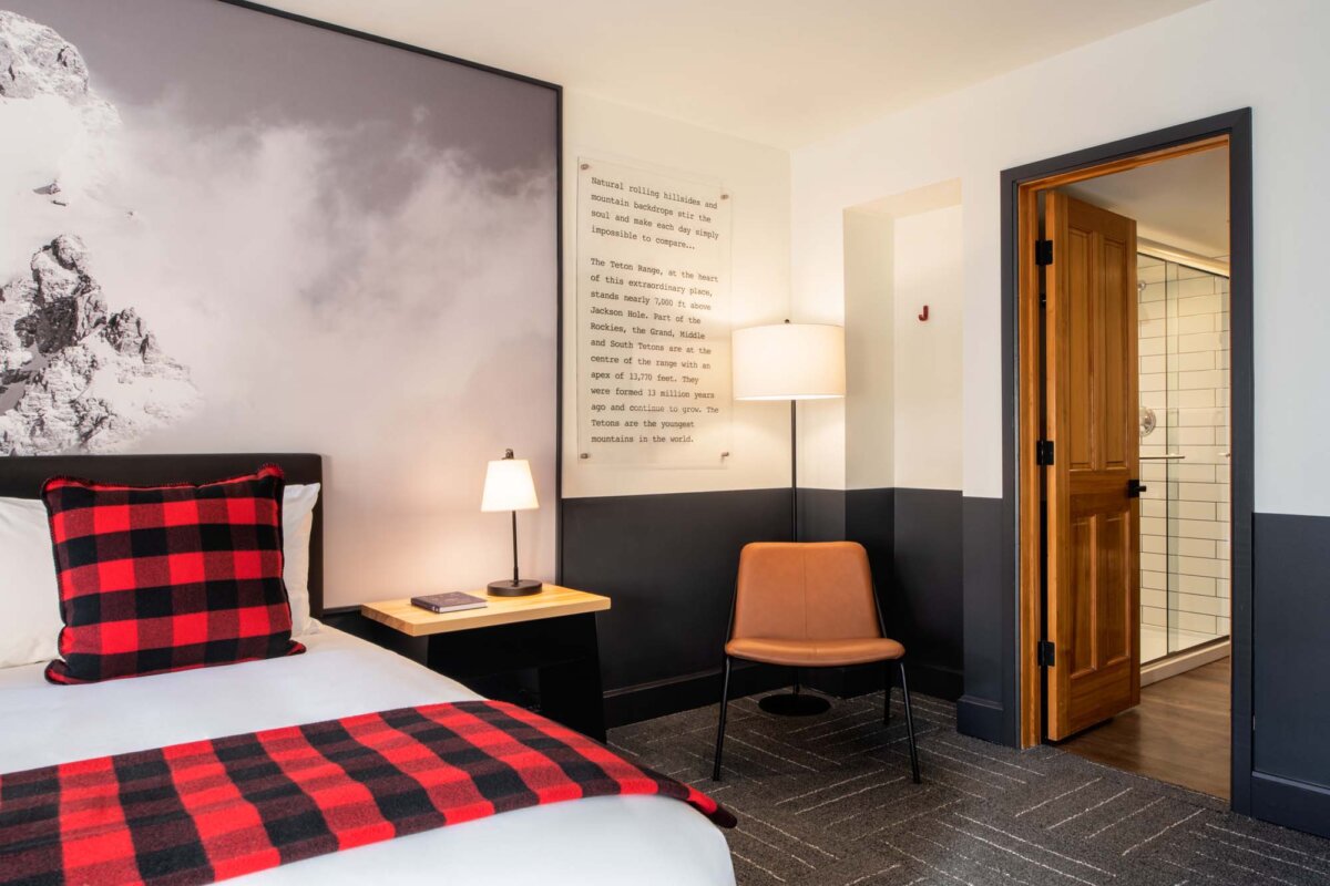 Suite Bedroom & Sitting Area